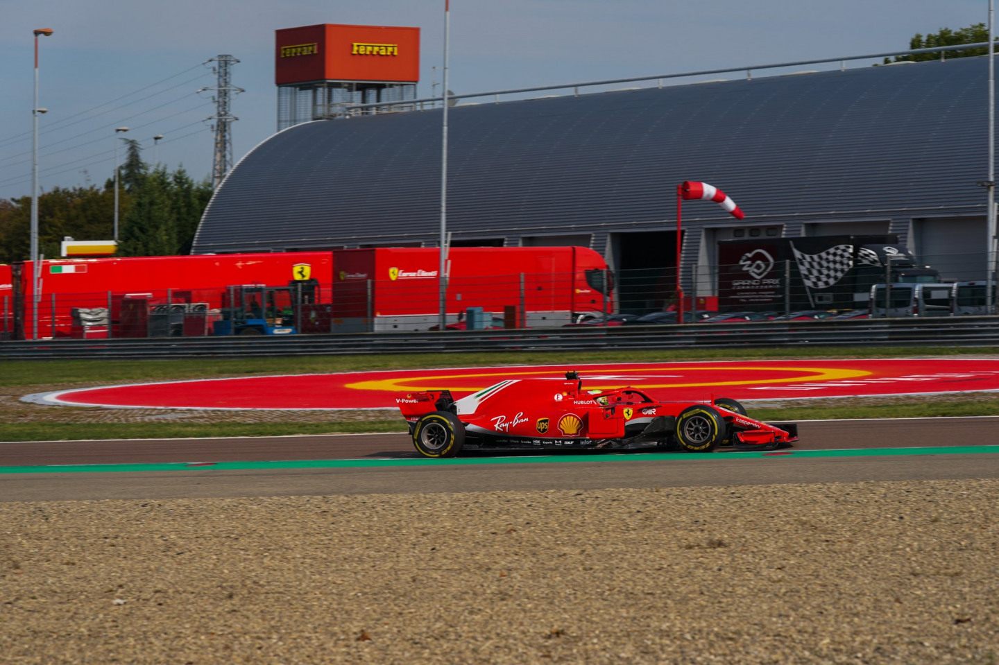 :Мик Шумахер на тестах Ferrari во Фьорано © @insideFDA
