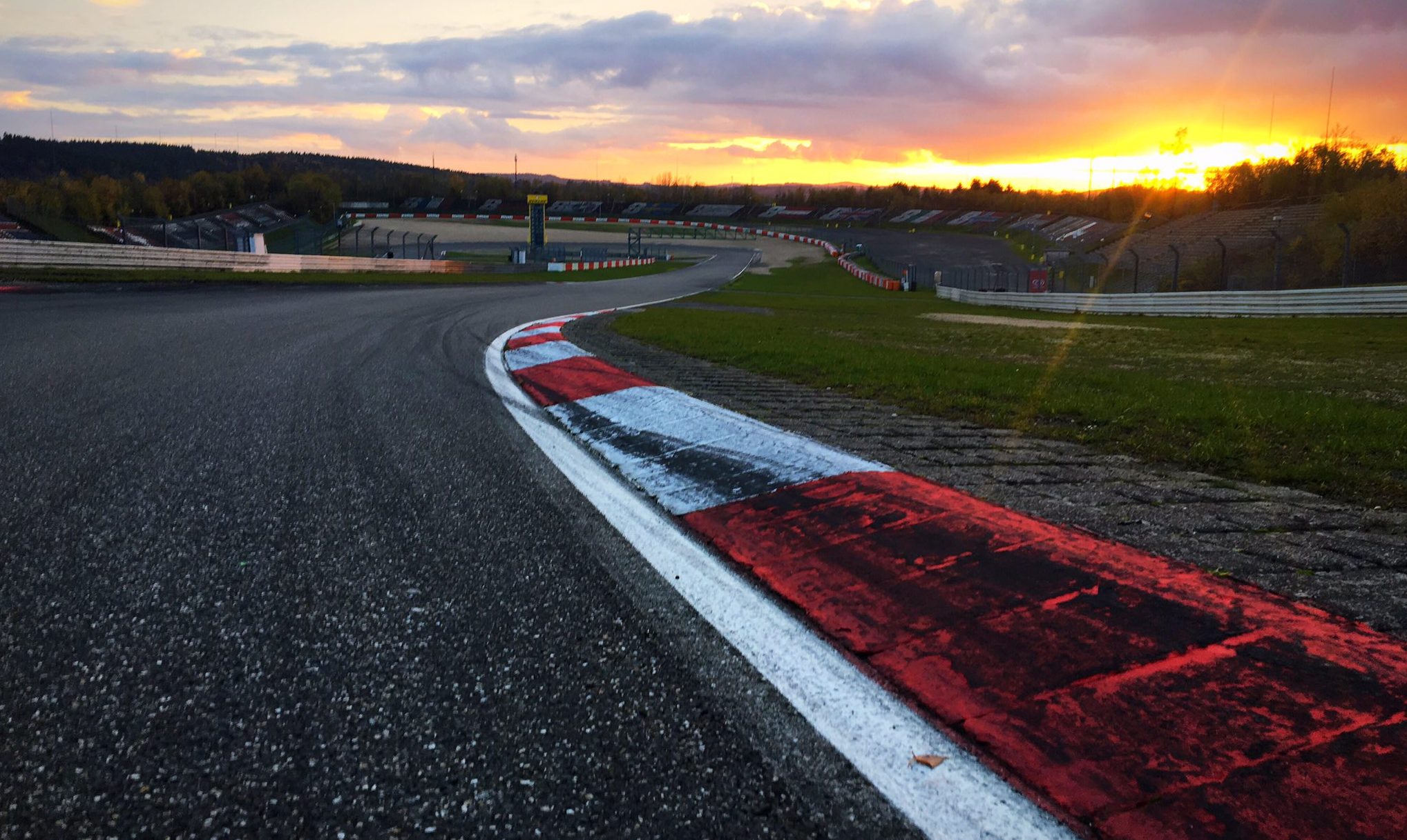 Nurburgring. Нюрбургринг Нордшляйфе. Нюрнберг гоночная трасса. Нюрнберг ринг трасса. Nurburgring GP трасса.