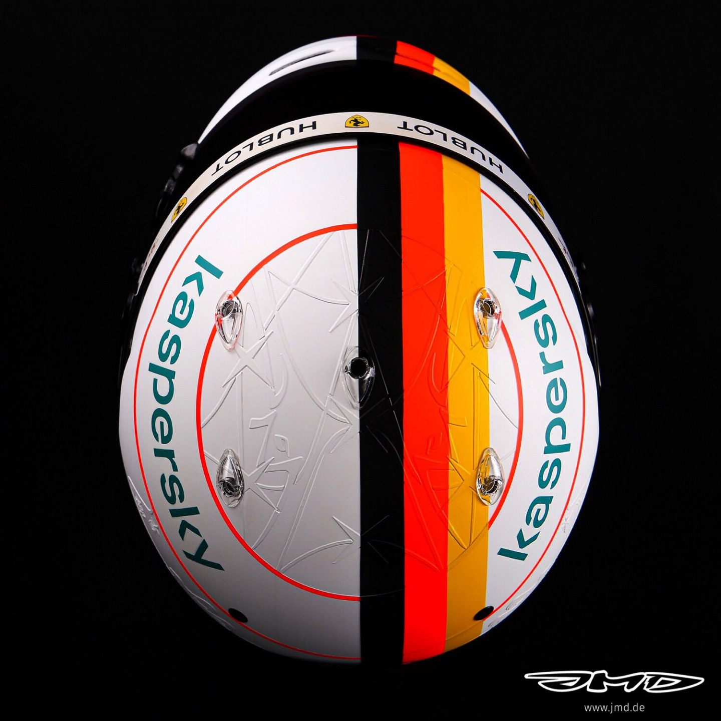 Фото: Шлем Себастьяна Феттеля к Гран При Айфеля в честь Михаэля Шумахера