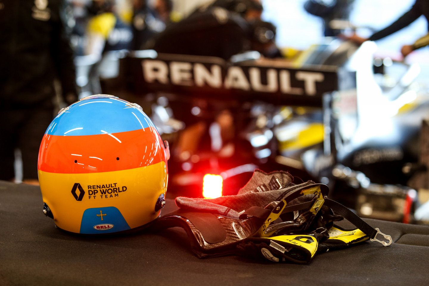 Фернандо Алонсо, съемочный день Renault в Барселоне © Renault