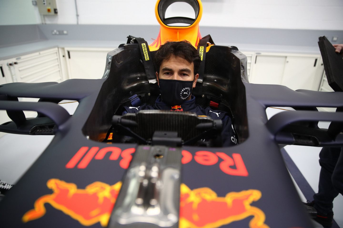 :Серхио Перес в кокпите машины Red Bull Racing © Getty Images/Red Bull Content Pool