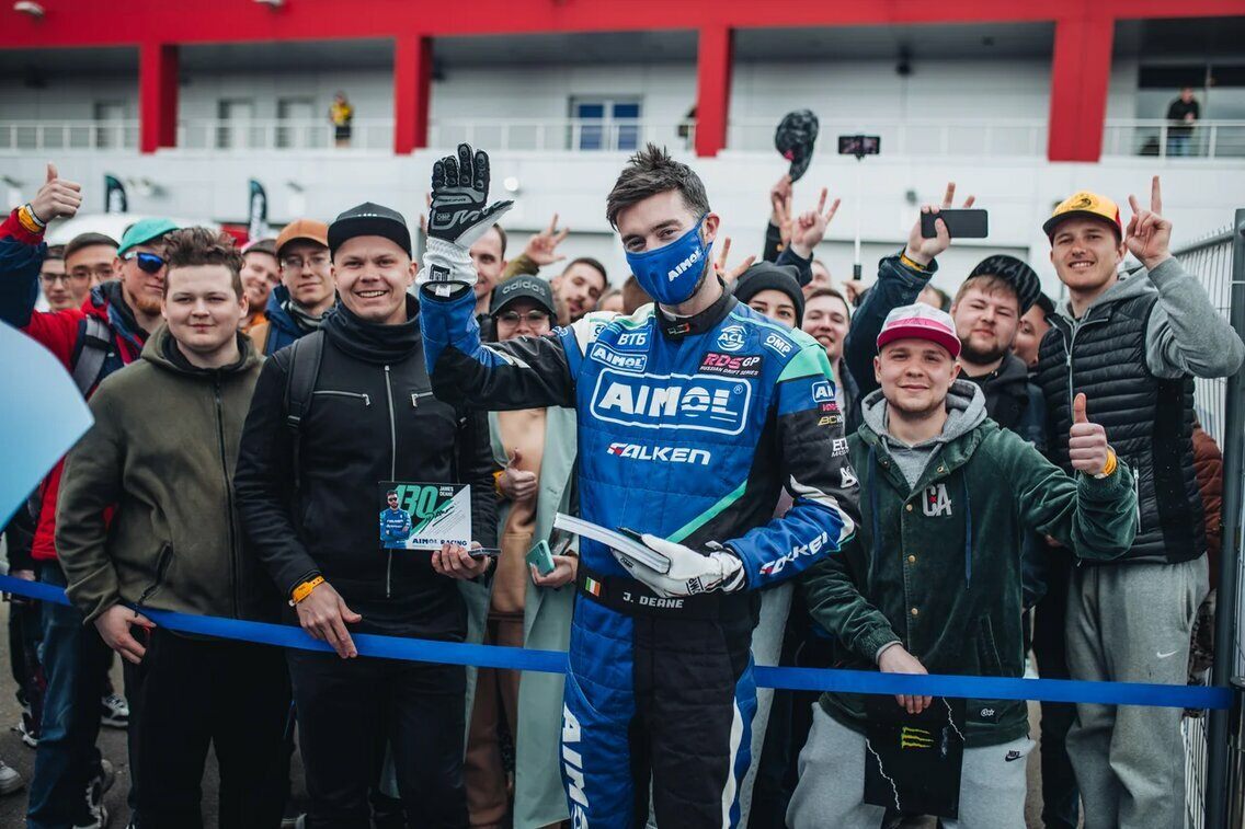 Джеймс Дин и болельщики на этапе RDS GP на Moscow Raceway © Aimol Racing