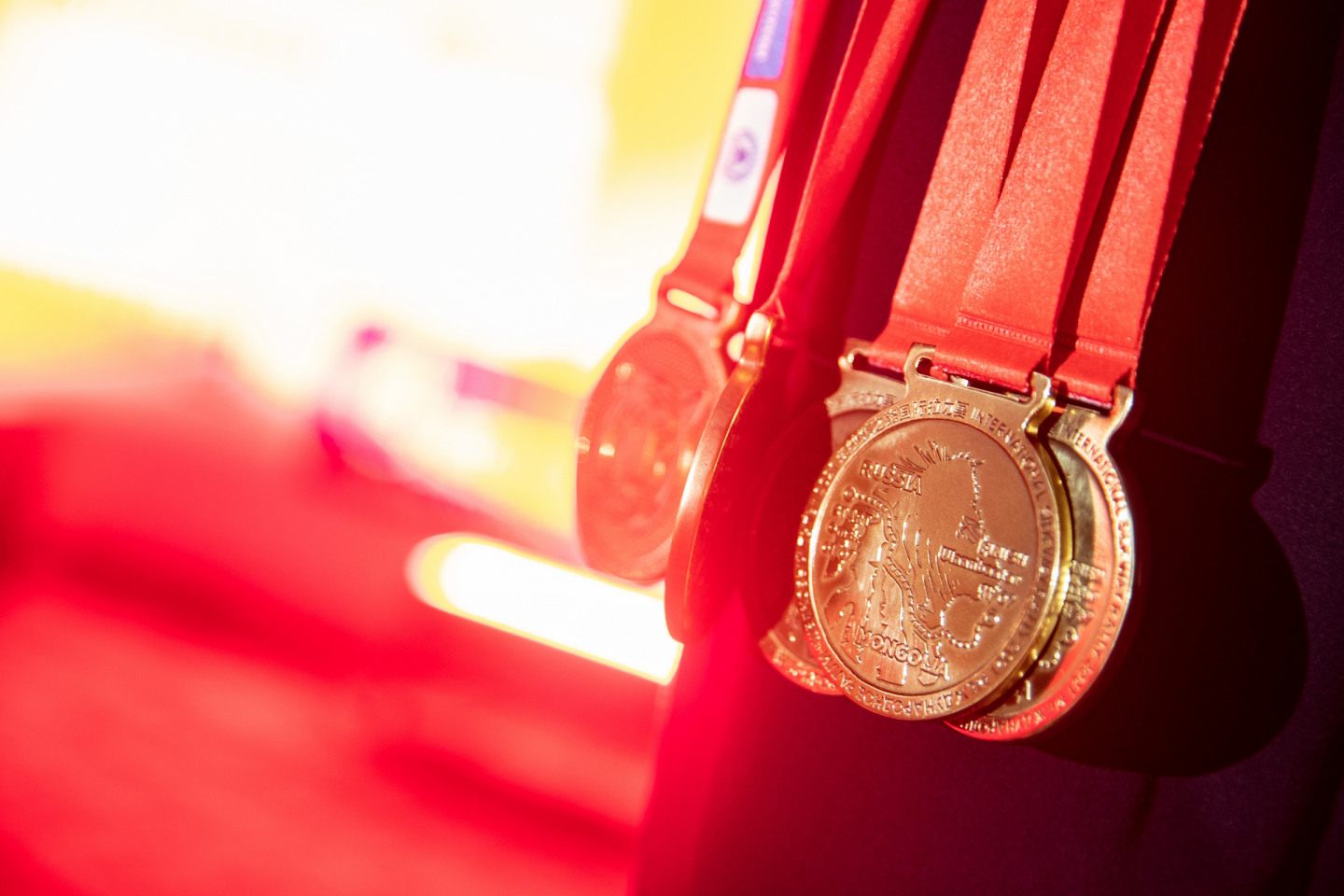 Медали для призеров ралли-рейда «Шелковый путь» © Шелковый путь