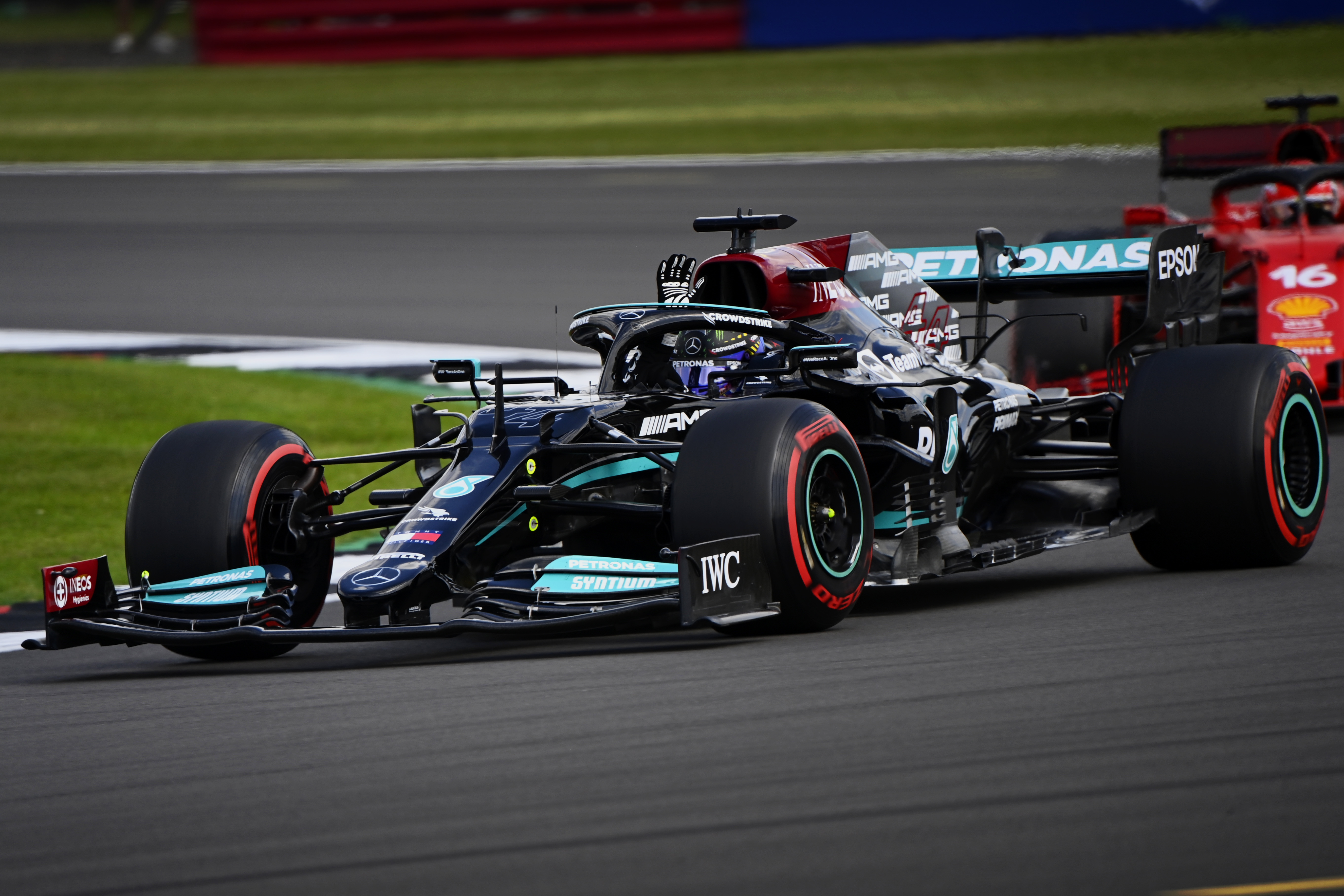 Гран при великобритании 2024. Lewis Hamilton Silverstone 2021. Формула 1 Сильверстоун 2021.