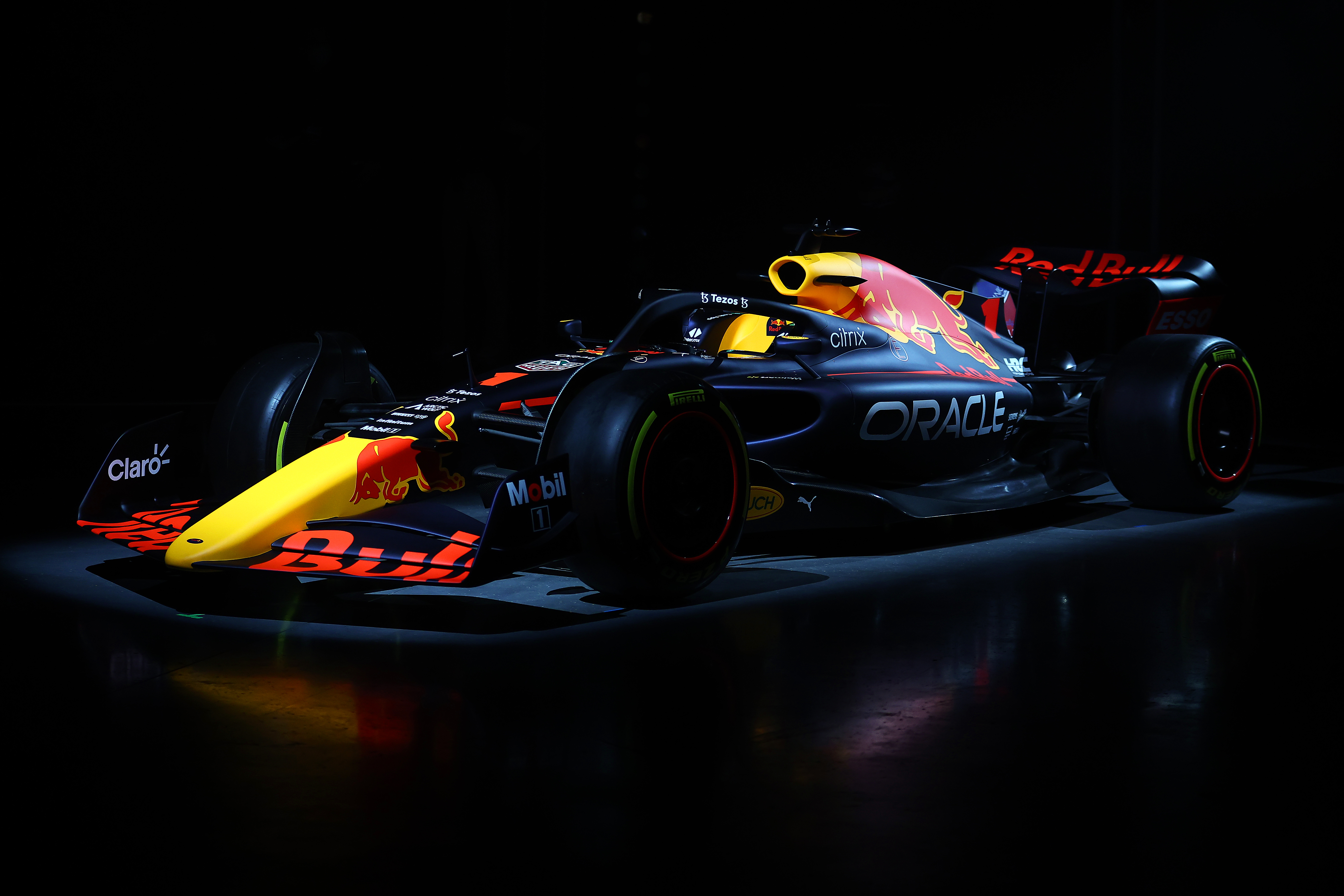 Red Bull Racing показала новую машину RB18 | Autosport.com.ru