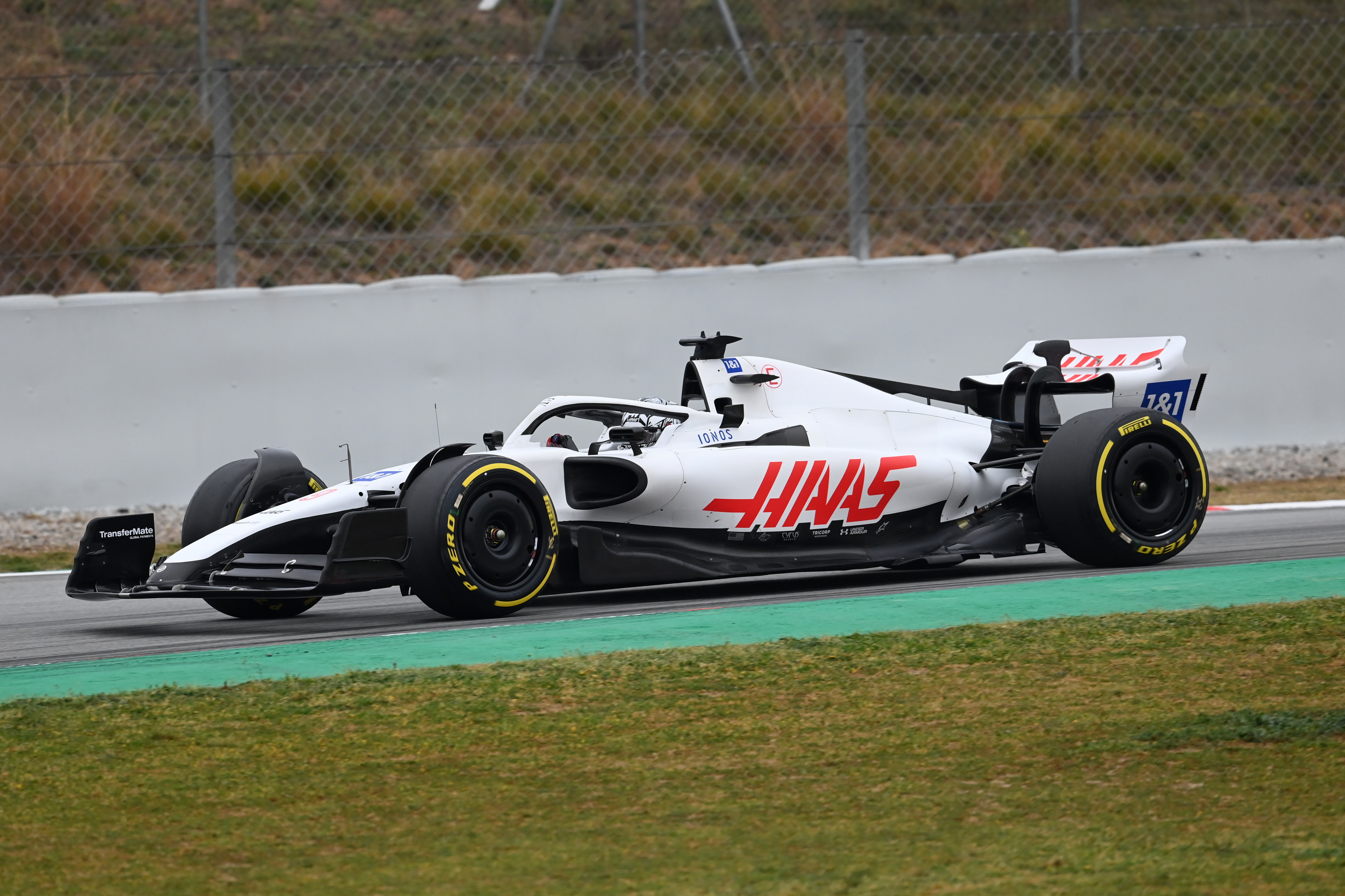 Ф1 сша. Haas f1 2022. Болид Хаас 2022. Хаас ф1 2022. Haas f1 2022 car.