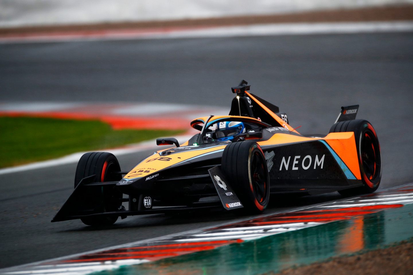 McLaren теперь представлен в двух чемпионатах мира по автогонкам © LAT Images/Formula E