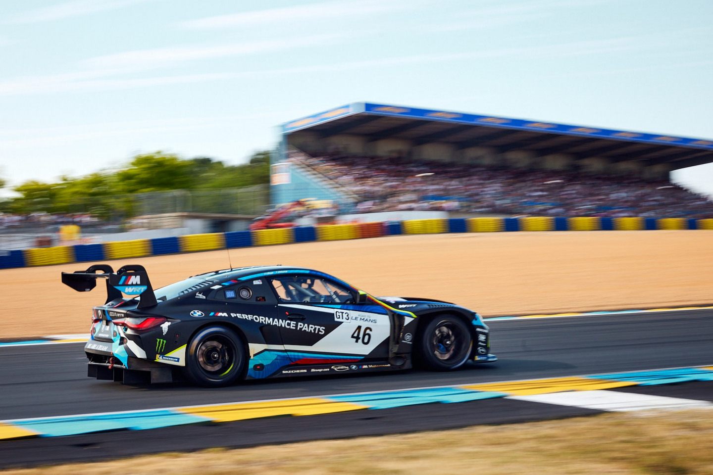 Валентино Росси в гонке Road to Le Mans © BMW Motorsport