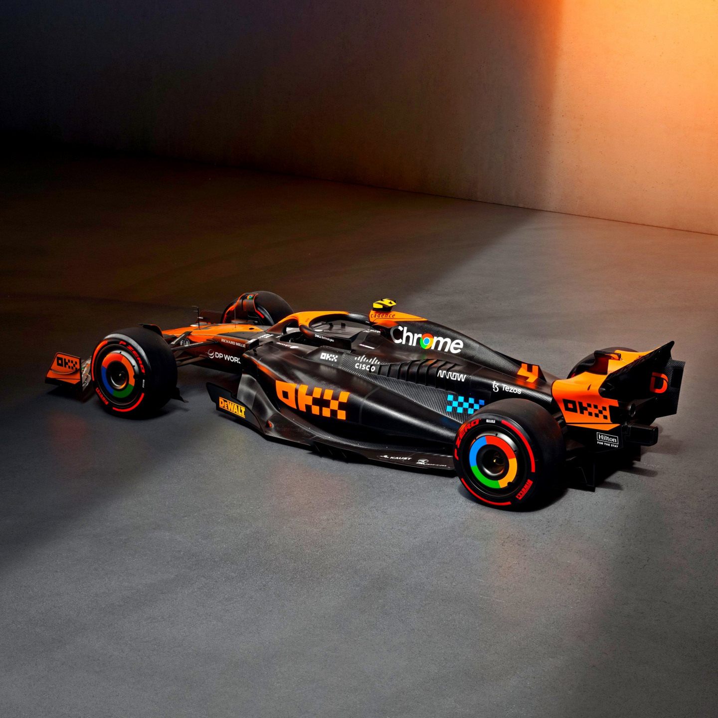 Чёрная ливрея McLaren MCL60 © Соцсети