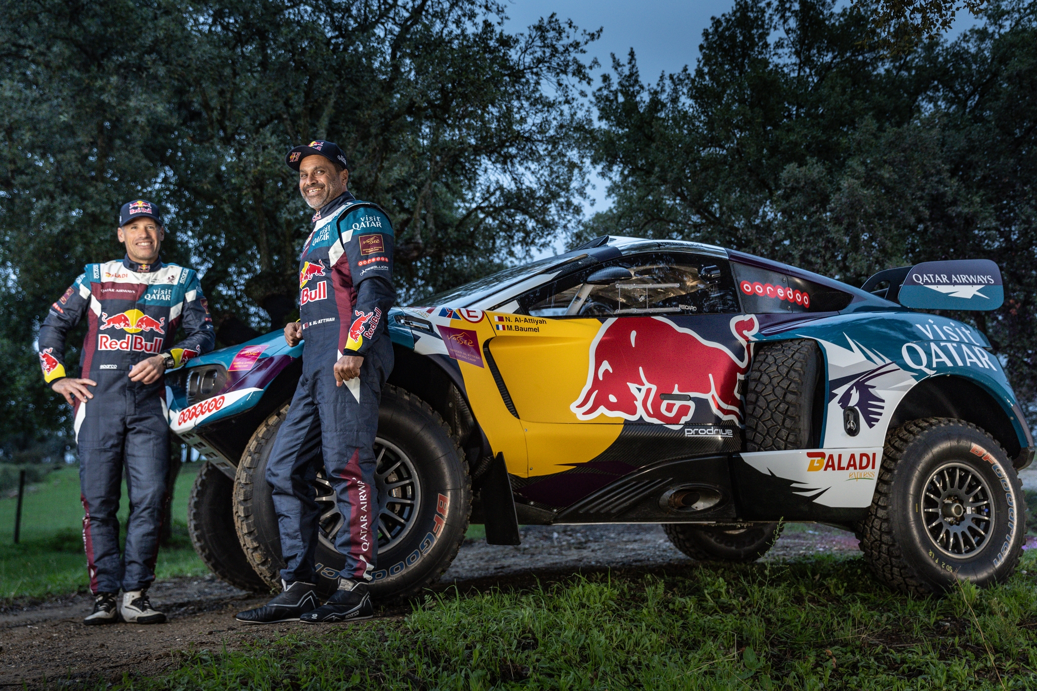 Dakar 2024. Peugeot 2008 DKR. Пежо 2008 Дакар. Карлос Сайнс Дакар. Карлос Сайнс старший Дакар.