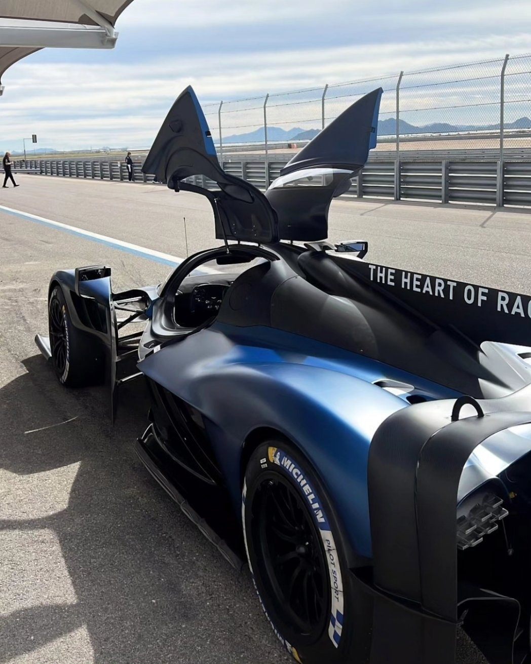 Aston Martin Valkyrie команды Heart of Racing © Соцсети