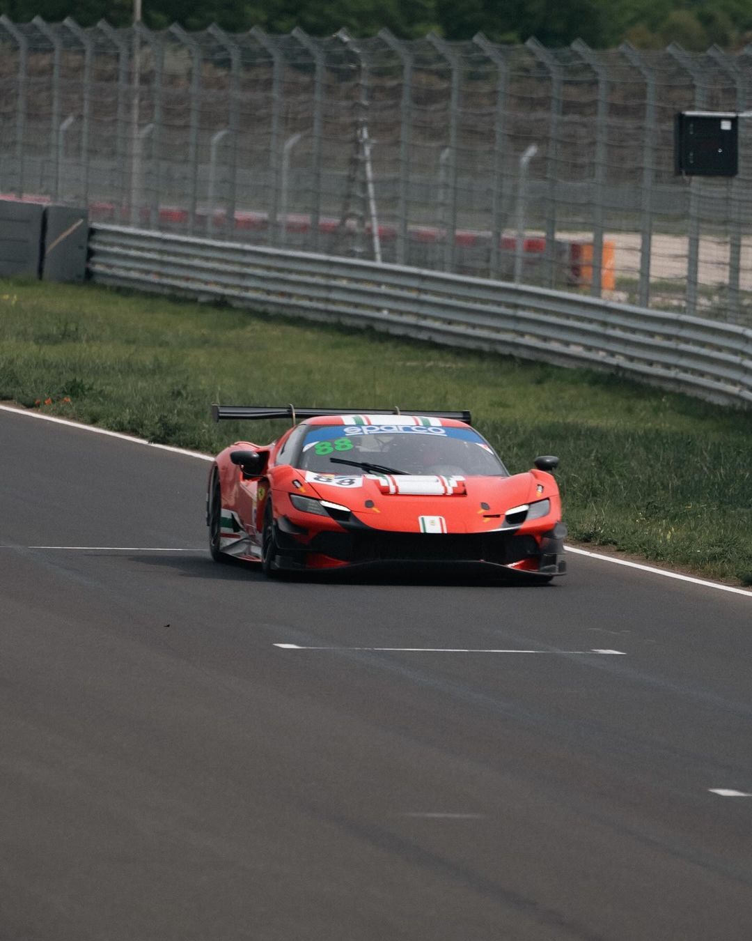 Никита Мазепин за рулём Ferrari 296 GT3 в Венгрии © Соцсети