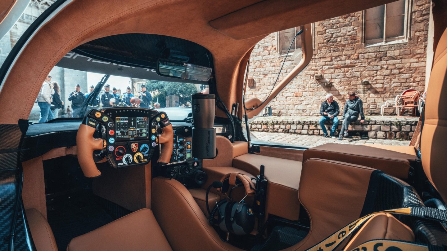 Интерьер Porsche 963 RSP © Porsche