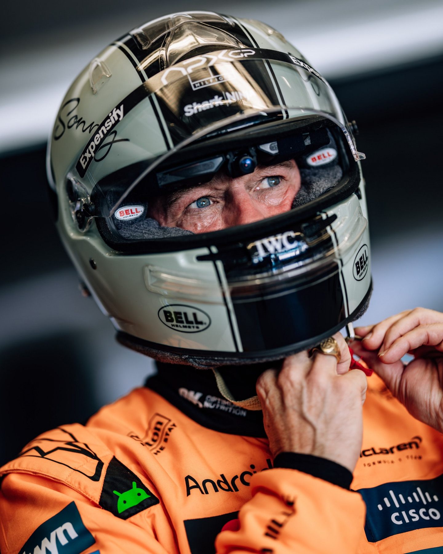 Брэд Питт на тестах McLaren © Соцсети
