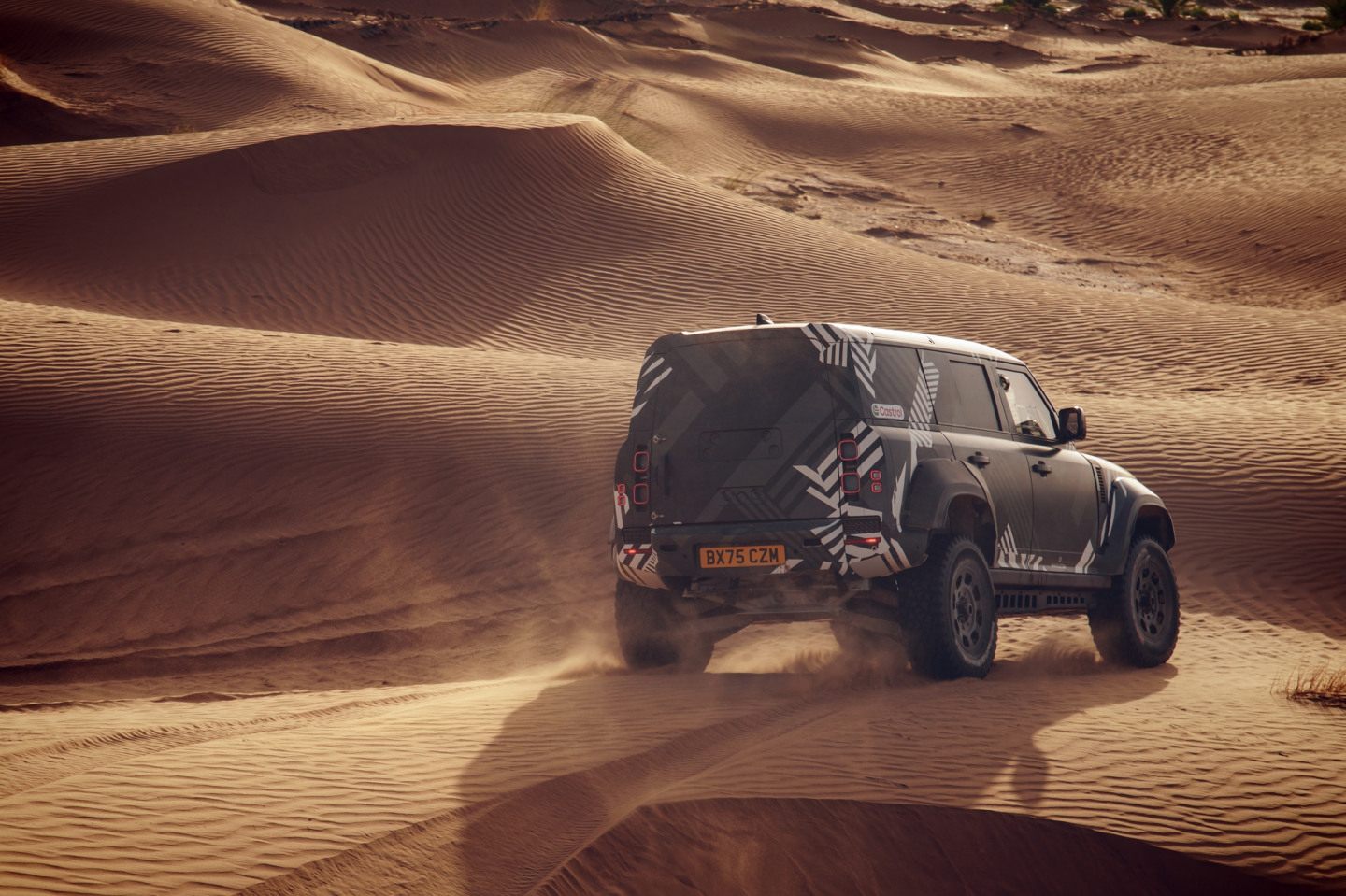 Гоночный Defender Dakar D7X‑R © Land Rover