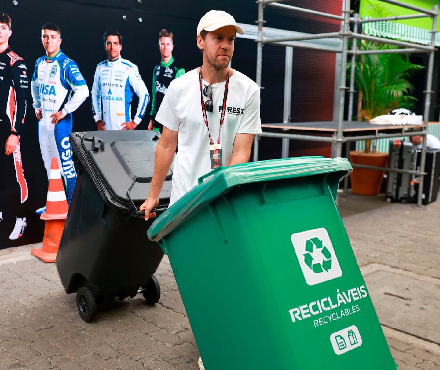 Себастьян Феттелья в паддоке Интерлагоса © Соцсети