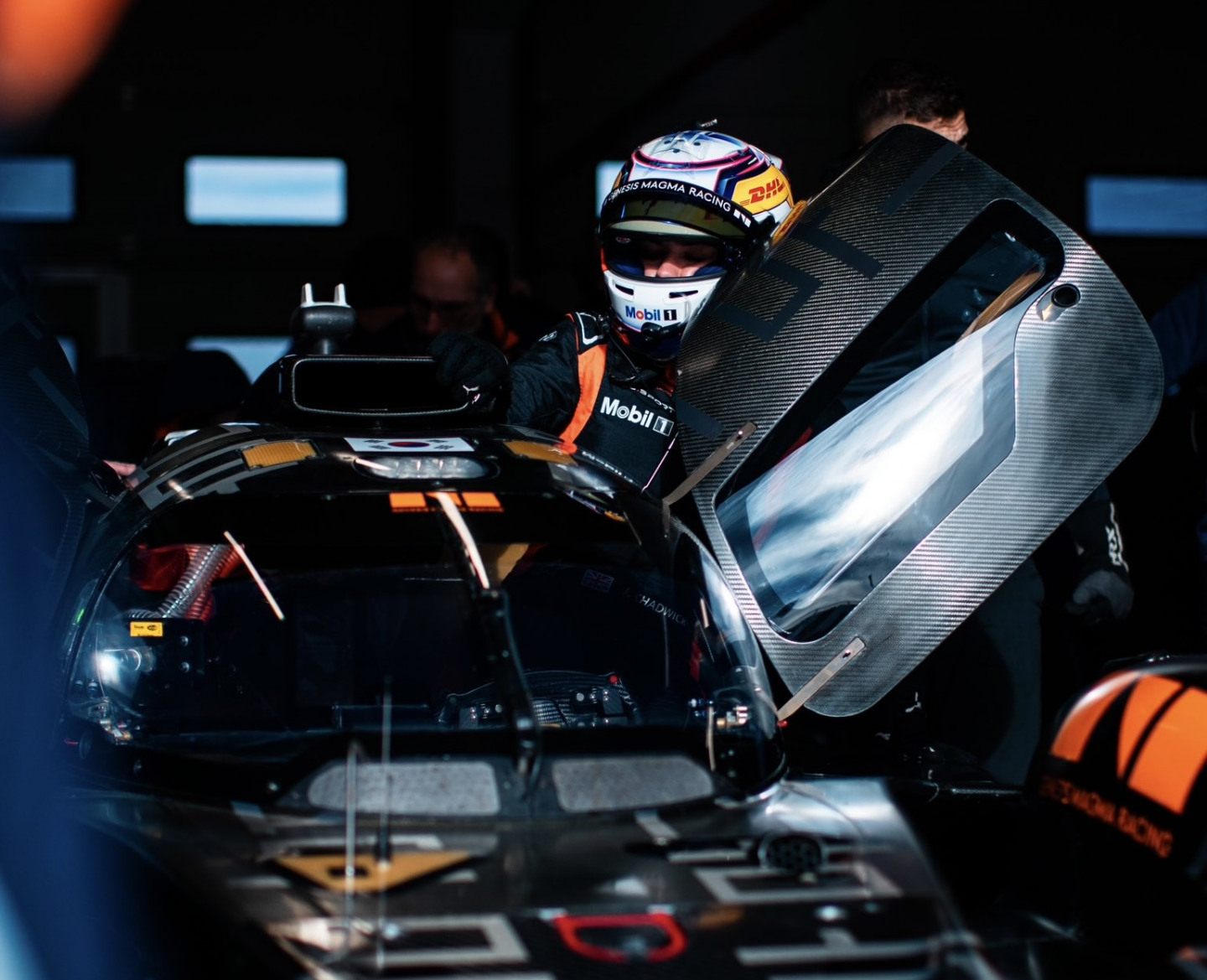 Джейми Чедвик на тестах «гиперкара» Genesis © Соцсети