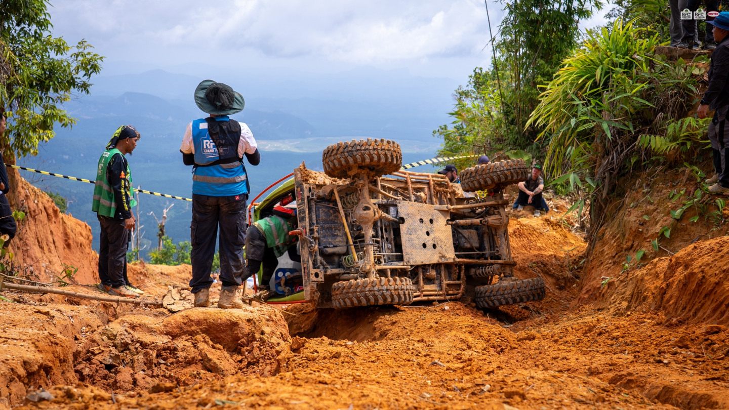 Россияне на RFC-2025 &copy; Rainforest Challenge