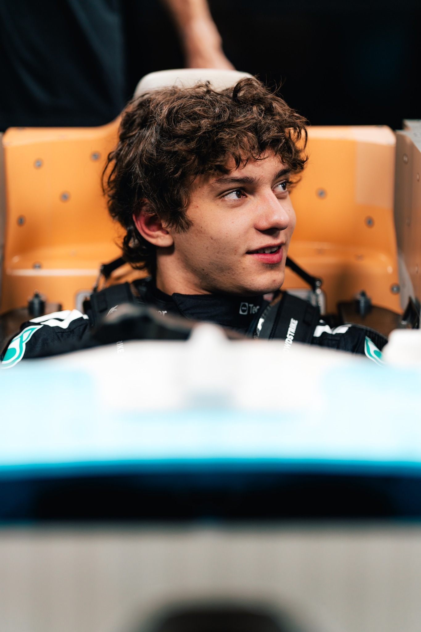 Подгонока сидений болида W17 &copy; Соцсети