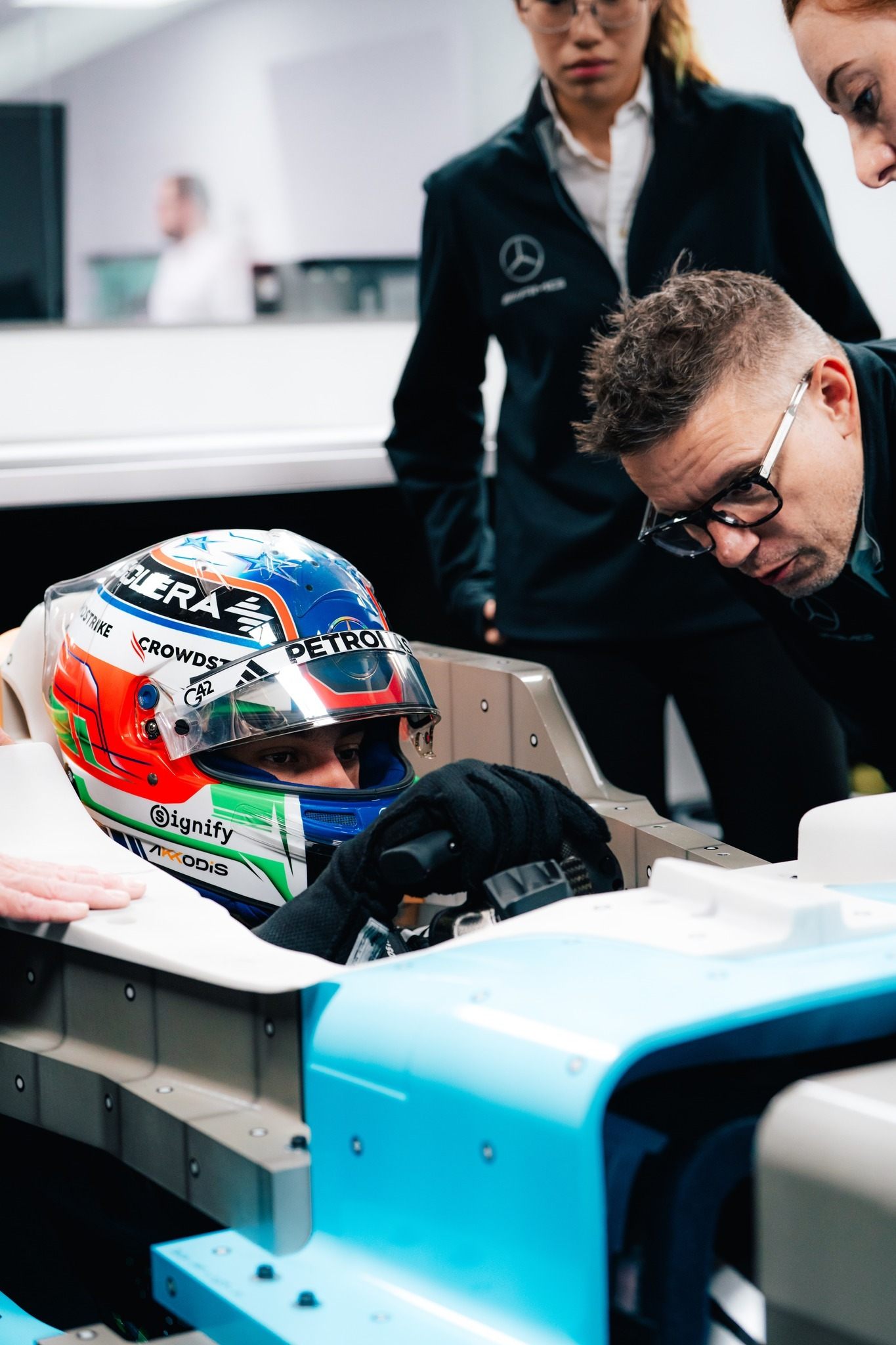 Подгонока сидений болида W17 &copy; Соцсети