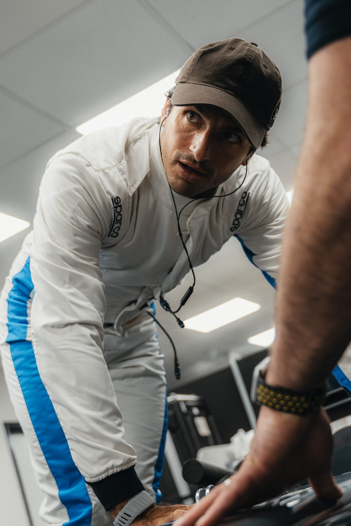 Карлос Сайнс прошёл подгонку сиденья © Соцсети