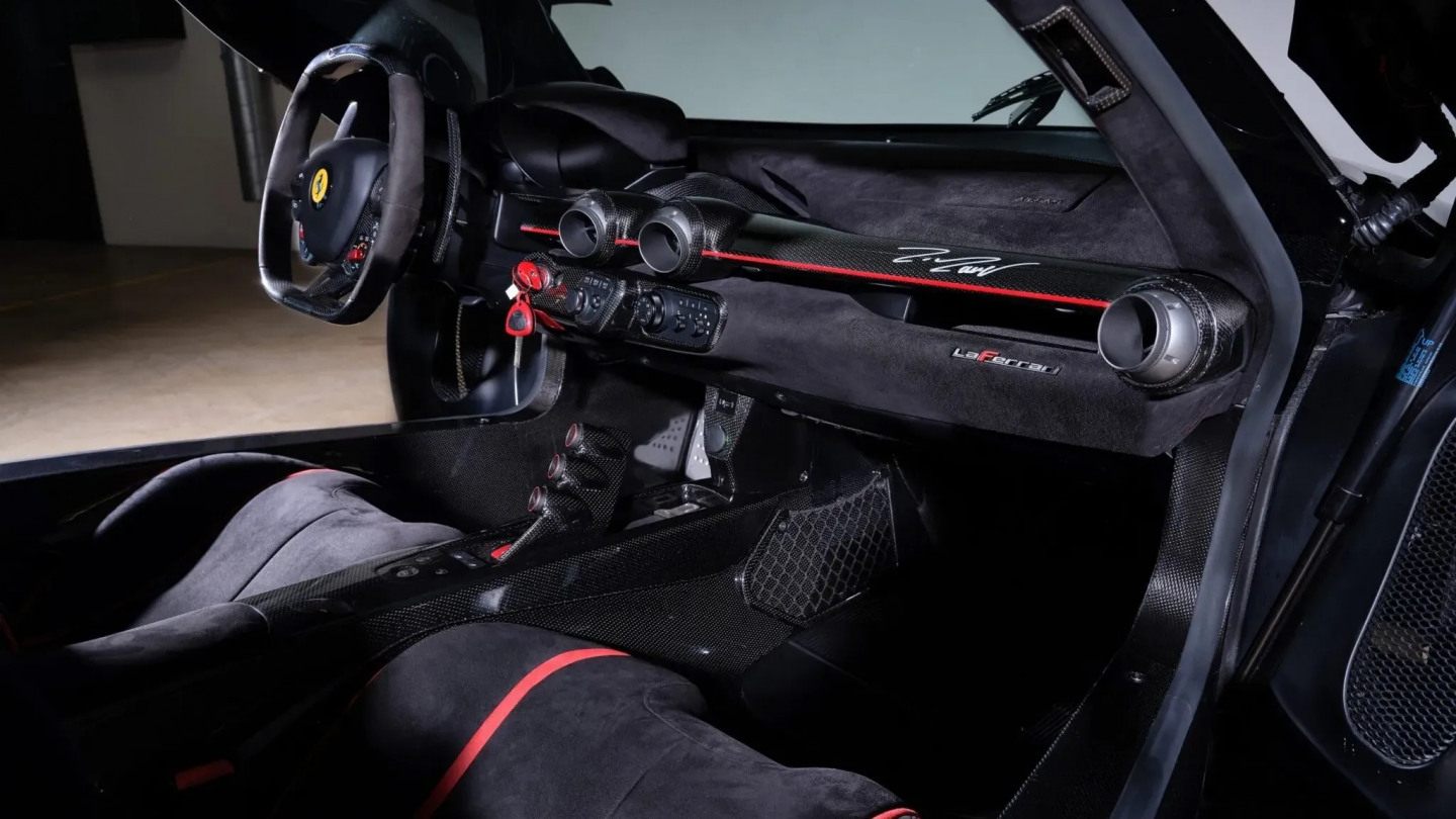 Ferrari LaFerrari Фелипе Массы &copy; RM Sotheby's