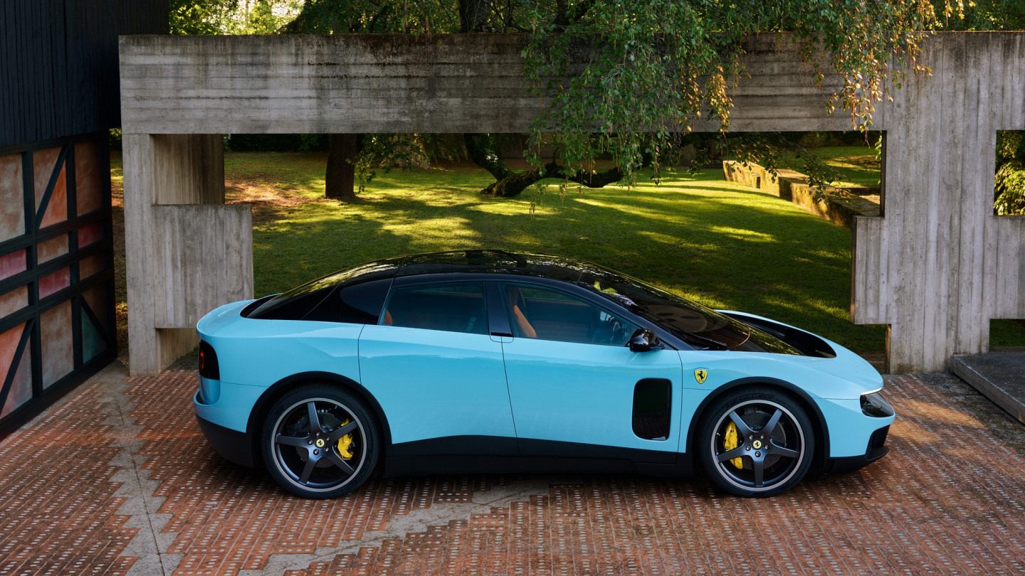 Ferrari Luce &copy; Ferrari