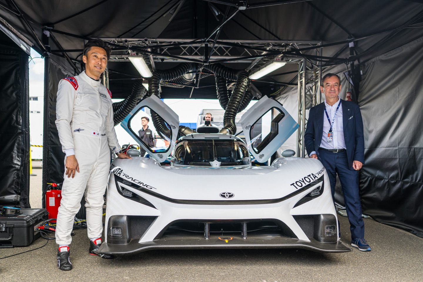 Казуки Накадзима и Toyota TR LH2 &copy; Automobile Club de l'Ouest