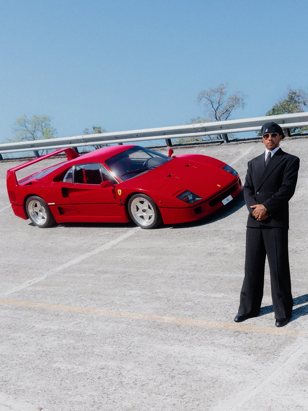 Льюис Хэмилтон и Ferrari F40 на овале в Монце © Соцсети