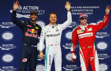 Первая тройка в квалификации: Даниэль Риккардо, Red Bull Racing, Нико Росберг, Mercedes AMG и Кими Райкконен, Ferrari