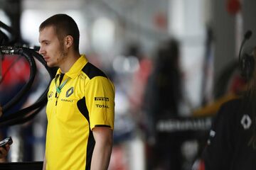 Резервный гонщик Renault Sport F1 Сергей Сироткин
