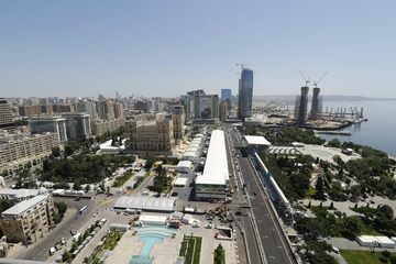 Вид с отеля Hilton на трассу в Баку