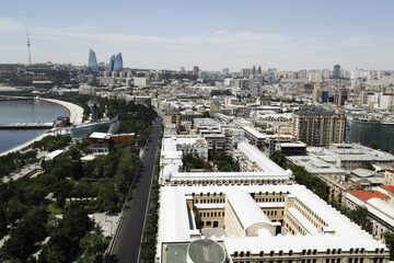 Вид с отеля Hilton на трассу в Баку