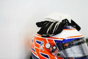 Шлем и перчатки Дженсона Баттона, McLaren