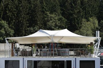 Тераса Martini на моторхоуме Williams