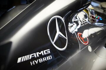 Mercedes W07 Hybrid Льюиса Хэмилтона