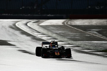 Red Bull Racing, 2021, Первые круги Серхио Переса