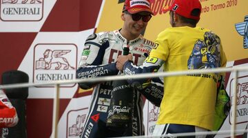 MotoGP: Yamaha больше не будет разделять гараж для Валентино Росси и Хорхе Лоренсо