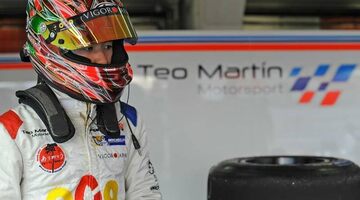 Ю Канамару быстрейший в первой тренировке Формулы 3.5 V8, Оруджев – 9-й