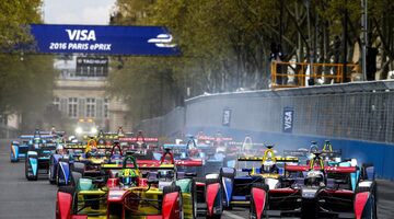 Видео: Лучшие моменты гонки Формулы Е в Париже