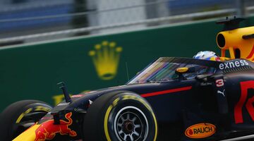 Видео: Стендовые испытания системы защиты кокпита Red Bull Racing