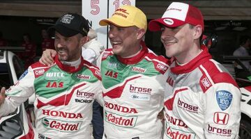 WTCC: Победа Роба Хаффа и хет-трик Honda в главной гонке в Марракеше