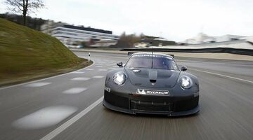 Porsche показала свой автомобиль-2017 в классе GTE Pro