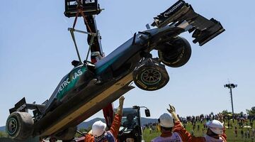 Mercedes проверила 1200 деталей после аварии на Гран При Испании