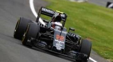 В McLaren нарушили режим комендантского часа