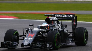 В McLaren довольны первым днём тестов в Сильверстоуне