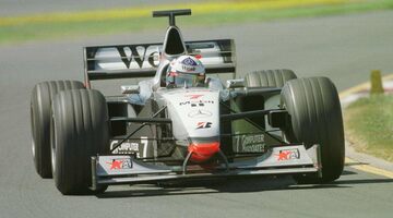 Видео: Нико Росберг прокатился на McLaren-Mercedes MP4-13 сезона-1998