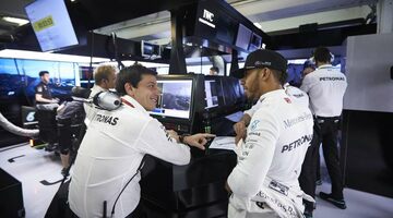 Тото Вольф: Новые столкновения гонщиков Mercedes недопустимы