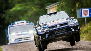 Яри-Матти Латвала на Volkswagen Polo R устроил дуэль с Айратом Мардеевым на КАМАЗ-4326