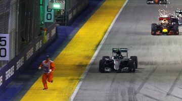 FIA прокомментировала ситуацию с маршалом на Гран При Сингапура
